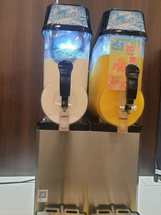 【新北美食｜ 鶯歌-鍋老闆百元頂級鍋物，料多實惠，自助吧設有冰品及滷肉飯。 - 1個媽咪2個寶