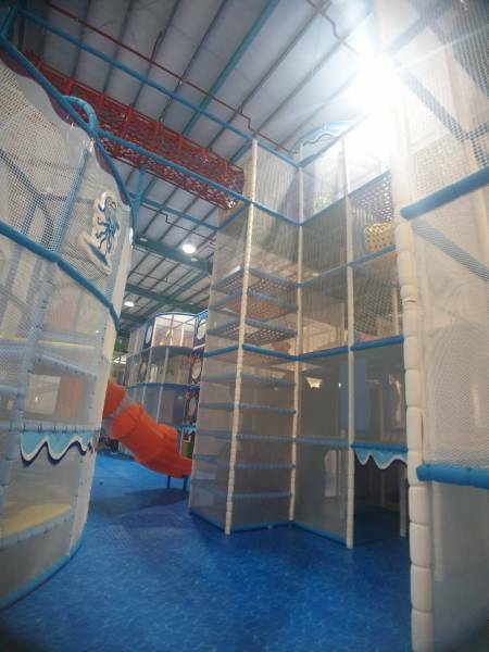 【嘉義|棒棒鯨奇樂園】全新開幕!位在嘉義太保,鄰近故宮南院,超大球池與刺激的90度溜滑梯! - 1個媽咪2個寶