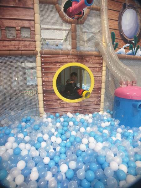 【嘉義|棒棒鯨奇樂園】全新開幕!位在嘉義太保,鄰近故宮南院,超大球池與刺激的90度溜滑梯! - 1個媽咪2個寶