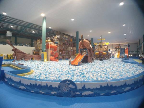 【嘉義|棒棒鯨奇樂園】全新開幕!位在嘉義太保,鄰近故宮南院,超大球池與刺激的90度溜滑梯! - 1個媽咪2個寶