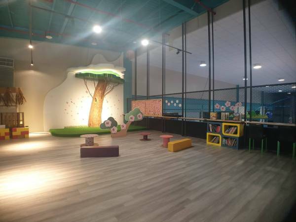 【嘉義|棒棒鯨奇樂園】全新開幕!位在嘉義太保,鄰近故宮南院,超大球池與刺激的90度溜滑梯! - 1個媽咪2個寶