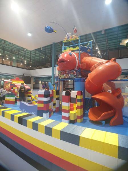 【嘉義|棒棒鯨奇樂園】全新開幕!位在嘉義太保,鄰近故宮南院,超大球池與刺激的90度溜滑梯! - 1個媽咪2個寶