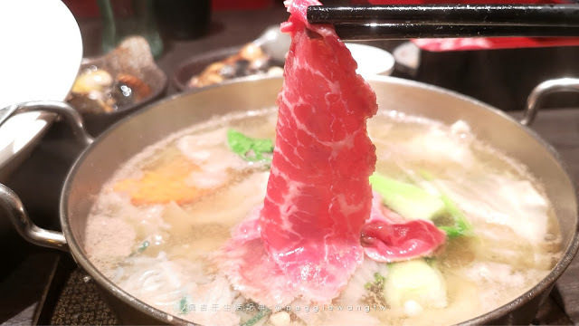 台北火鍋-富鼎鍋物-泡泡飯店_佩吉王生活記事 台北火鍋︱富鼎日式開運鍋物: 泡泡飯店新餐廳.石狩鍋.豆乳鍋.飲料吧喝到飽299元起.菜單︱大安區 忠孝敦化站