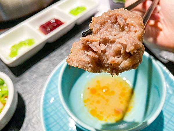 (台北南京復興站)湊一鍋Get Together南京微風店 台北火鍋推薦 高CP值火鍋 亞洲特色鍋底 獨特七格鍋 時尚環境舒適 食材優質美味好吃