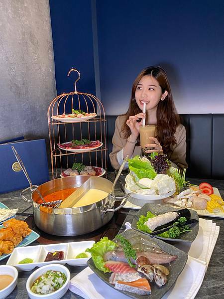 (台北南京復興站)湊一鍋Get Together南京微風店 台北火鍋推薦 高CP值火鍋 亞洲特色鍋底 獨特七格鍋 時尚環境舒適 食材優質美味好吃