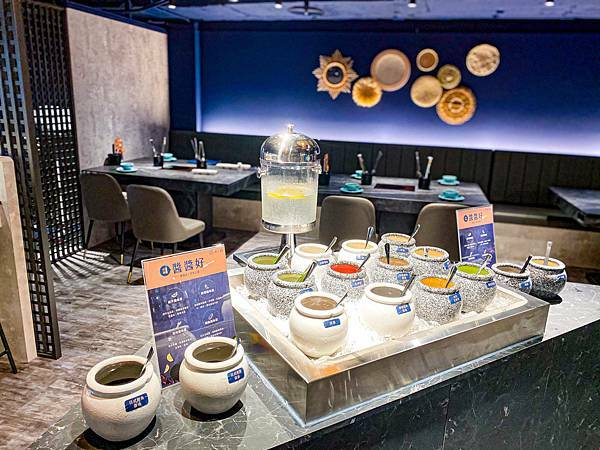 (台北南京復興站)湊一鍋Get Together南京微風店 台北火鍋推薦 高CP值火鍋 亞洲特色鍋底 獨特七格鍋 時尚環境舒適 食材優質美味好吃