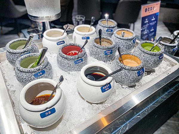 (台北南京復興站)湊一鍋Get Together南京微風店 台北火鍋推薦 高CP值火鍋 亞洲特色鍋底 獨特七格鍋 時尚環境舒適 食材優質美味好吃