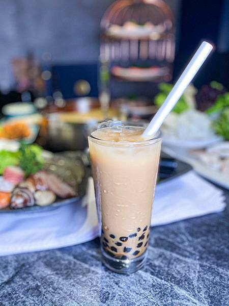 (台北南京復興站)湊一鍋Get Together南京微風店 台北火鍋推薦 高CP值火鍋 亞洲特色鍋底 獨特七格鍋 時尚環境舒適 食材優質美味好吃