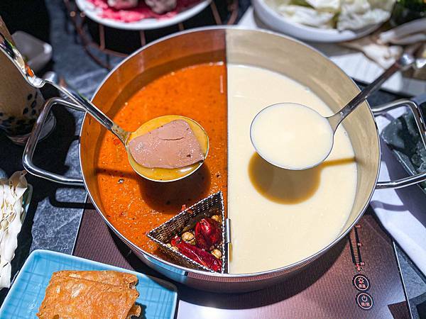 (台北南京復興站)湊一鍋Get Together南京微風店 台北火鍋推薦 高CP值火鍋 亞洲特色鍋底 獨特七格鍋 時尚環境舒適 食材優質美味好吃