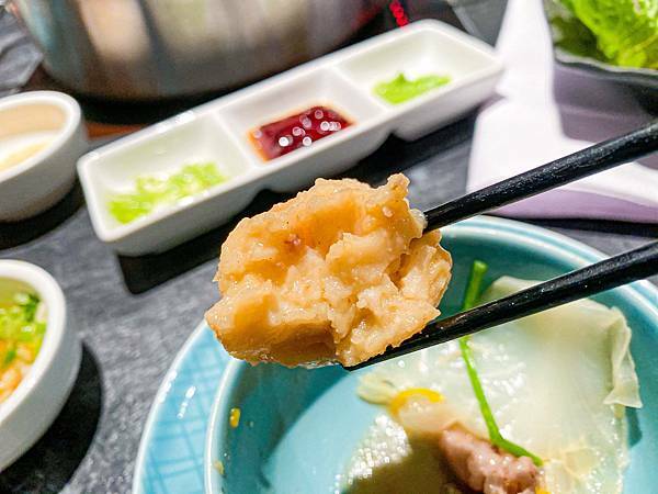 (台北南京復興站)湊一鍋Get Together南京微風店 台北火鍋推薦 高CP值火鍋 亞洲特色鍋底 獨特七格鍋 時尚環境舒適 食材優質美味好吃