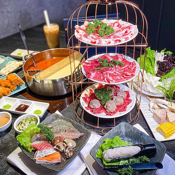 (台北南京復興站)湊一鍋Get Together南京微風店 台北火鍋推薦 高CP值火鍋 亞洲特色鍋底 獨特七格鍋 時尚環境舒適 食材優質美味好吃