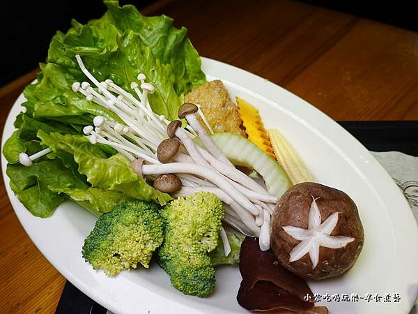 黑蒜雞湯鍋-沙鹿聚亭軒 (4).jpg