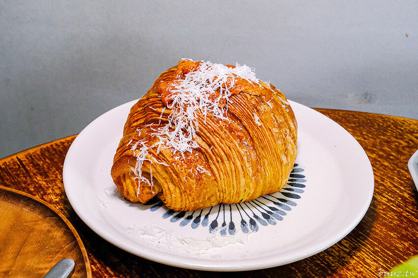 法奇甜點爆漿巧克力可頌，人氣法式甜點新推出奶油可頌好酥脆，抹茶、荔枝紐約捲好吃也好拍！