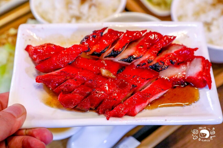 新北市永和區超推這間新北神好吃的入魂脆燒肉，內用套餐白飯、老火湯免費續！香港師傅開的燒臘店