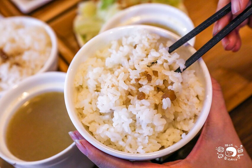 新北市永和區超推這間新北神好吃的入魂脆燒肉，內用套餐白飯、老火湯免費續！香港師傅開的燒臘店