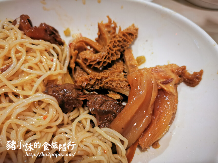 雲林。古坑》田園小館。複合式牛肉麵飯料理專賣