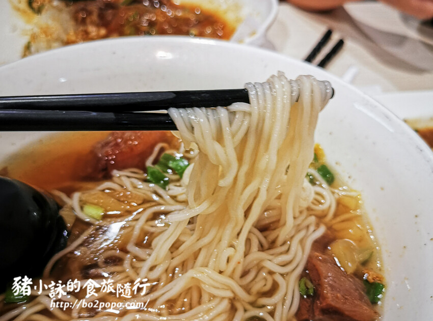 雲林。古坑》田園小館。複合式牛肉麵飯料理專賣