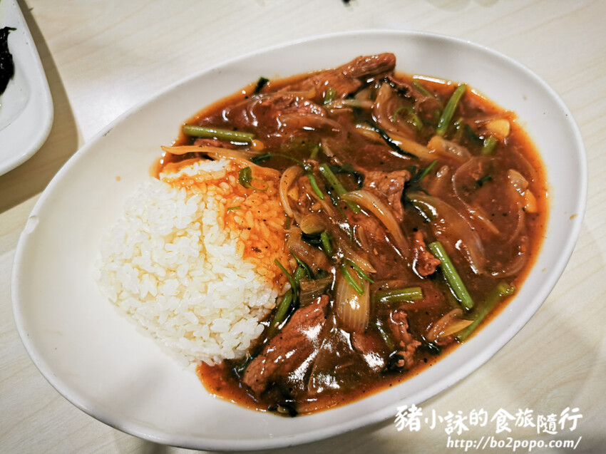 雲林。古坑》田園小館。複合式牛肉麵飯料理專賣
