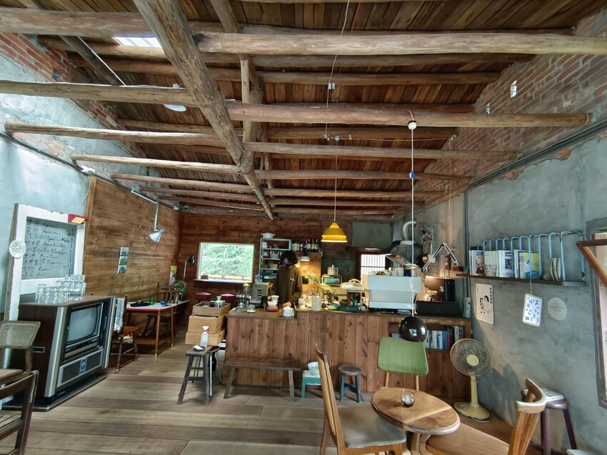 【台北.平溪】大華車站。與路咖啡寵物友善咖啡廳內有店狗。寧靜小鎮風光超悠閒午後時光