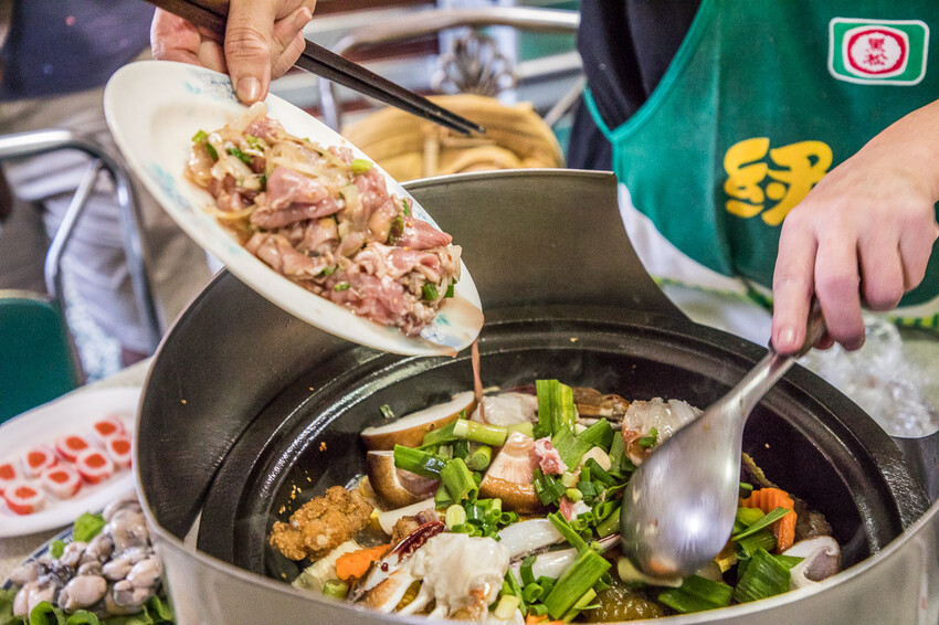 桃園市大溪區韓鄉石頭火鍋｜一年只開八個月！還沒開門就有人在等吃的低調石頭火鍋