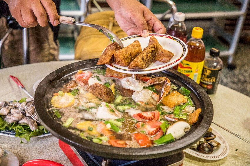 桃園市大溪區韓鄉石頭火鍋｜一年只開八個月！還沒開門就有人在等吃的低調石頭火鍋