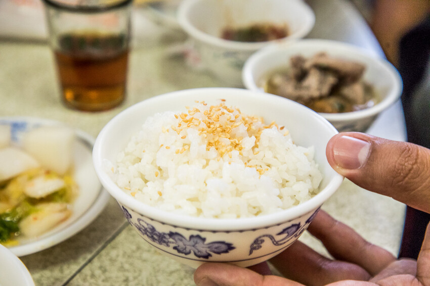 桃園市大溪區韓鄉石頭火鍋｜一年只開八個月！還沒開門就有人在等吃的低調石頭火鍋