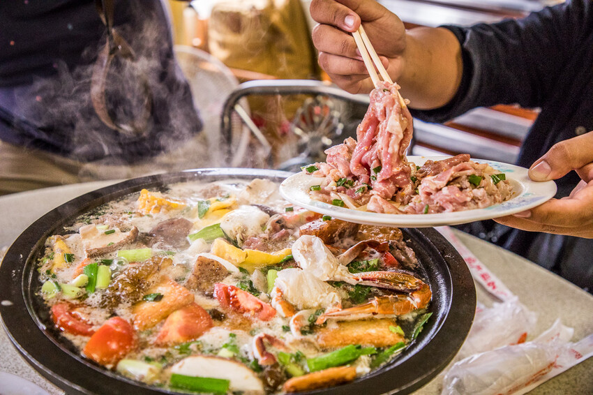 桃園市大溪區韓鄉石頭火鍋｜一年只開八個月！還沒開門就有人在等吃的低調石頭火鍋