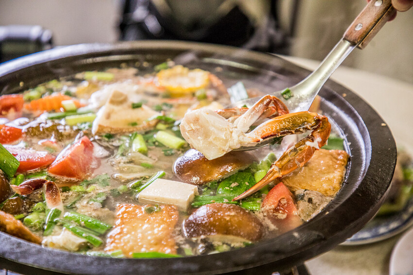 桃園市大溪區韓鄉石頭火鍋｜一年只開八個月！還沒開門就有人在等吃的低調石頭火鍋