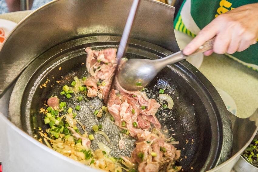 桃園市大溪區韓鄉石頭火鍋｜一年只開八個月！還沒開門就有人在等吃的低調石頭火鍋