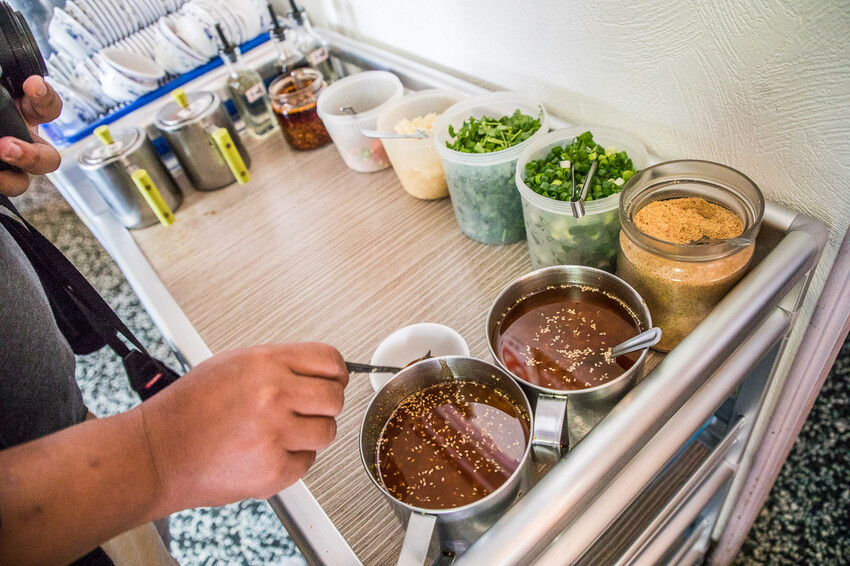 桃園市大溪區韓鄉石頭火鍋｜一年只開八個月！還沒開門就有人在等吃的低調石頭火鍋