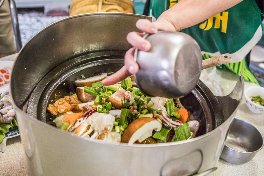 桃園市大溪區韓鄉石頭火鍋｜一年只開八個月！還沒開門就有人在等吃的低調石頭火鍋