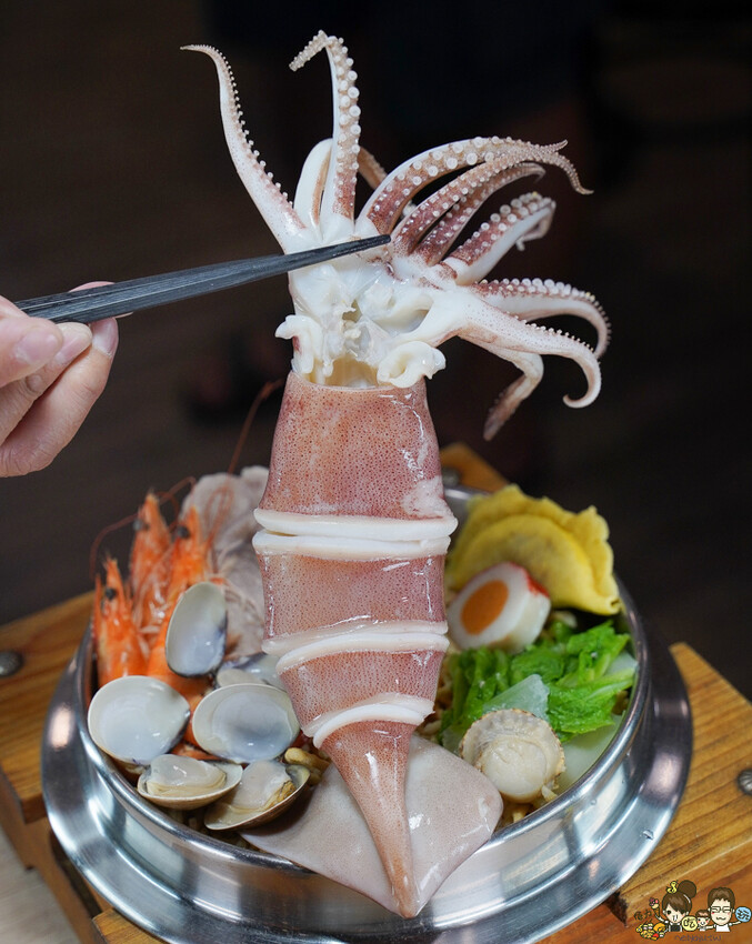 學生激推爆鮮 家遇鮮海鮮鍋燒，新推出多款湯底、整碗大船入場海洋鮮味 x 高雄必追鍋燒.海鮮飯湯 - 跟著尼力吃喝玩樂＆親子生活