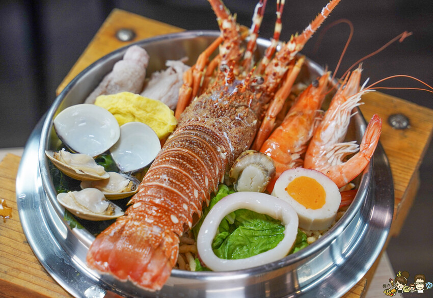 學生激推爆鮮 家遇鮮海鮮鍋燒，新推出多款湯底、整碗大船入場海洋鮮味 x 高雄必追鍋燒.海鮮飯湯 - 跟著尼力吃喝玩樂＆親子生活