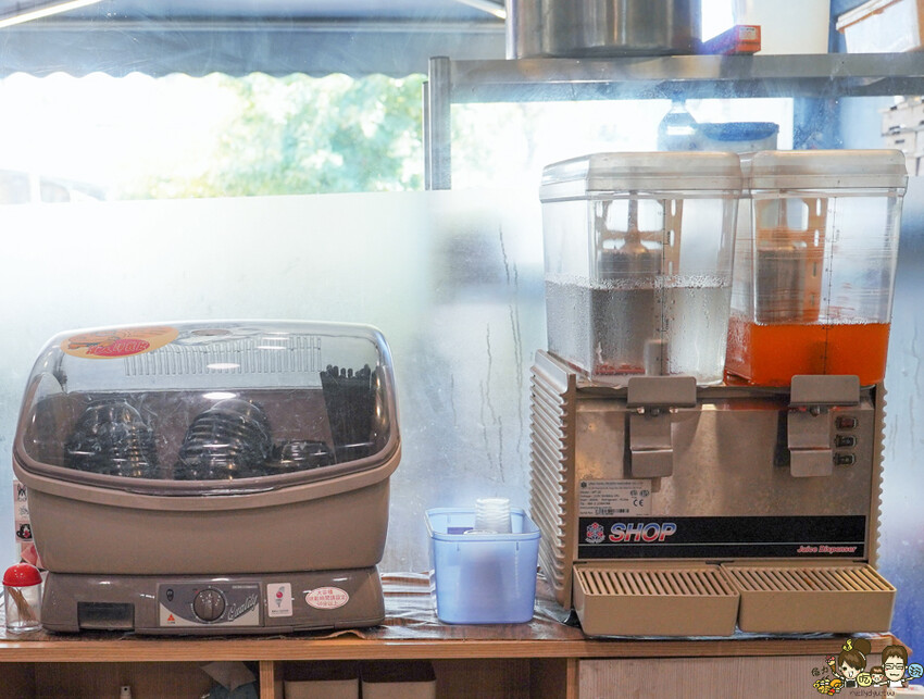 學生激推爆鮮 家遇鮮海鮮鍋燒，新推出多款湯底、整碗大船入場海洋鮮味 x 高雄必追鍋燒.海鮮飯湯 - 跟著尼力吃喝玩樂＆親子生活