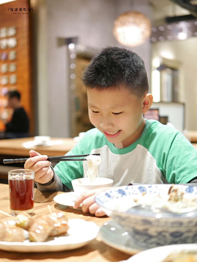 有深度的好味道!米其林綠色指南推薦『福樓 Fu Lou』湯鮮味美肉清甜的白鯧米粉、香氣十足的炒海瓜子點起來!台南美食|台南生日優惠|台南中西區 - 曼達愛吃鬼