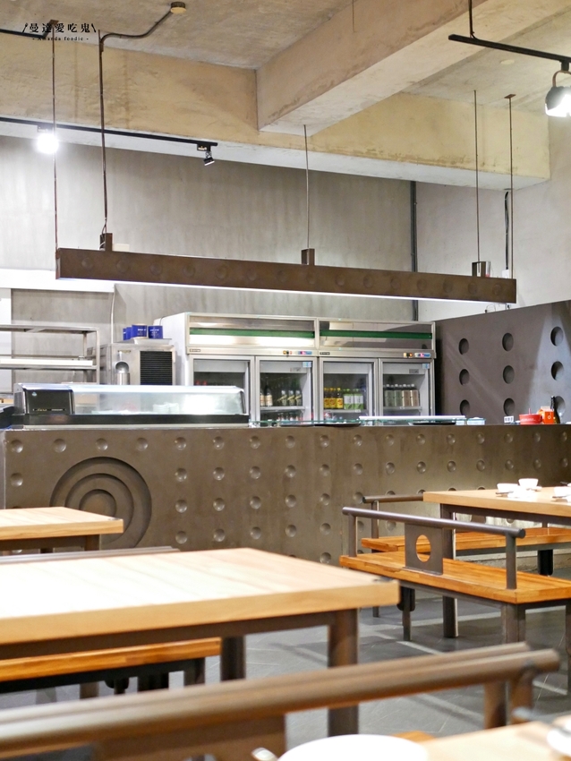 有深度的好味道!米其林綠色指南推薦『福樓 Fu Lou』湯鮮味美肉清甜的白鯧米粉、香氣十足的炒海瓜子點起來!台南美食|台南生日優惠|台南中西區 - 曼達愛吃鬼