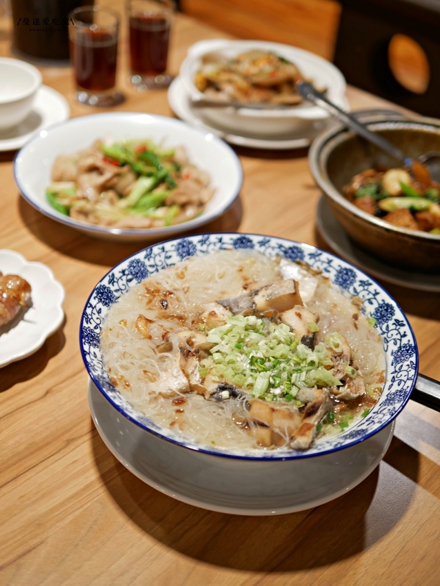 有深度的好味道!米其林綠色指南推薦『福樓 Fu Lou』湯鮮味美肉清甜的白鯧米粉、香氣十足的炒海瓜子點起來!台南美食|台南生日優惠|台南中西區 - 曼達愛吃鬼