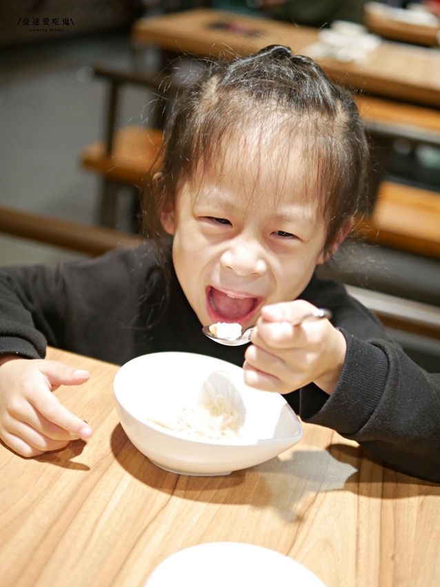 有深度的好味道!米其林綠色指南推薦『福樓 Fu Lou』湯鮮味美肉清甜的白鯧米粉、香氣十足的炒海瓜子點起來!台南美食|台南生日優惠|台南中西區 - 曼達愛吃鬼