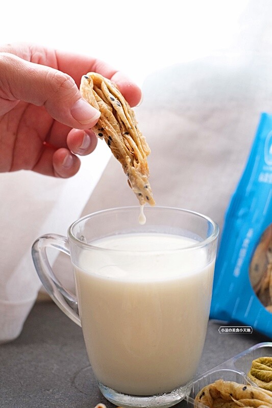 台中人氣手作蛋捲再推新包裝!8種口味鹹甜葷素任你挑,最新神級吃法完全曝光!!