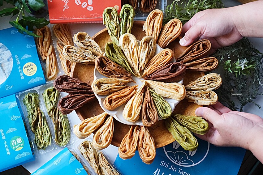 台中人氣手作蛋捲再推新包裝!8種口味鹹甜葷素任你挑,最新神級吃法完全曝光!!