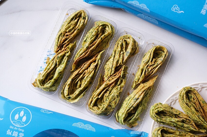 台中不踩雷超強人氣伴手禮!!最狂手作蛋捲再推灑滿青蔥及帕瑪森口味,鹹甜交織沁動酥香滋味,絕對讓你唇齒留香!!!