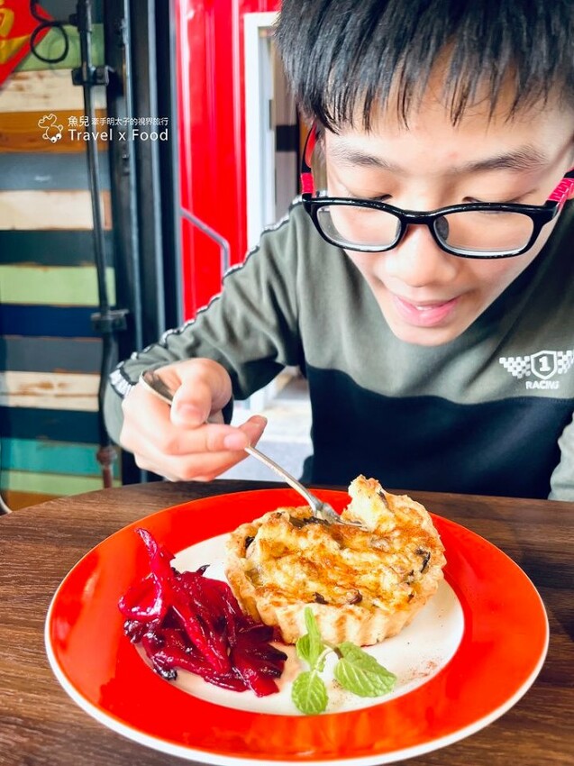 遠眺美麗海景，依傍翠綠高山，一週營業三個半天的美式復古車廂，台東都蘭咖啡車廂 @魚兒 x 牽手明太子的「視」界旅行