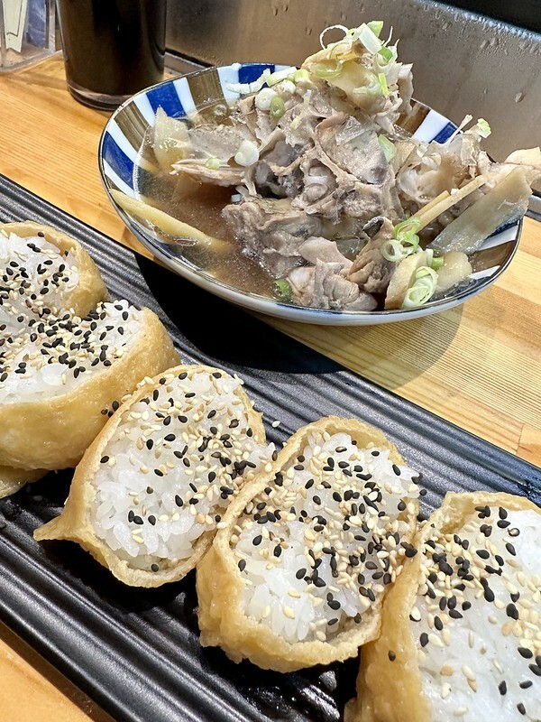 【台灣,基隆市,仁愛區】仁愛市場美食再一家,「漁人手作壽司」的海鮮丼飯新鮮又美味。(基隆美食推薦/基