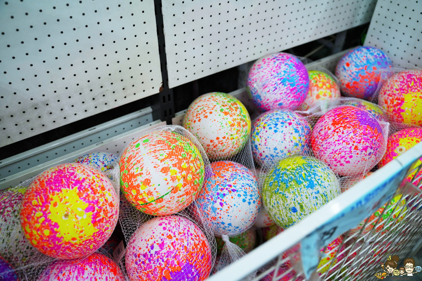 超過百坪最大廠的花鹿鹿玩具倉庫，上萬件商品、超過千樣免百元玩具生活雜貨 X 鹿港老街吃喝一把罩 - 跟著尼力吃喝玩樂＆親子生活