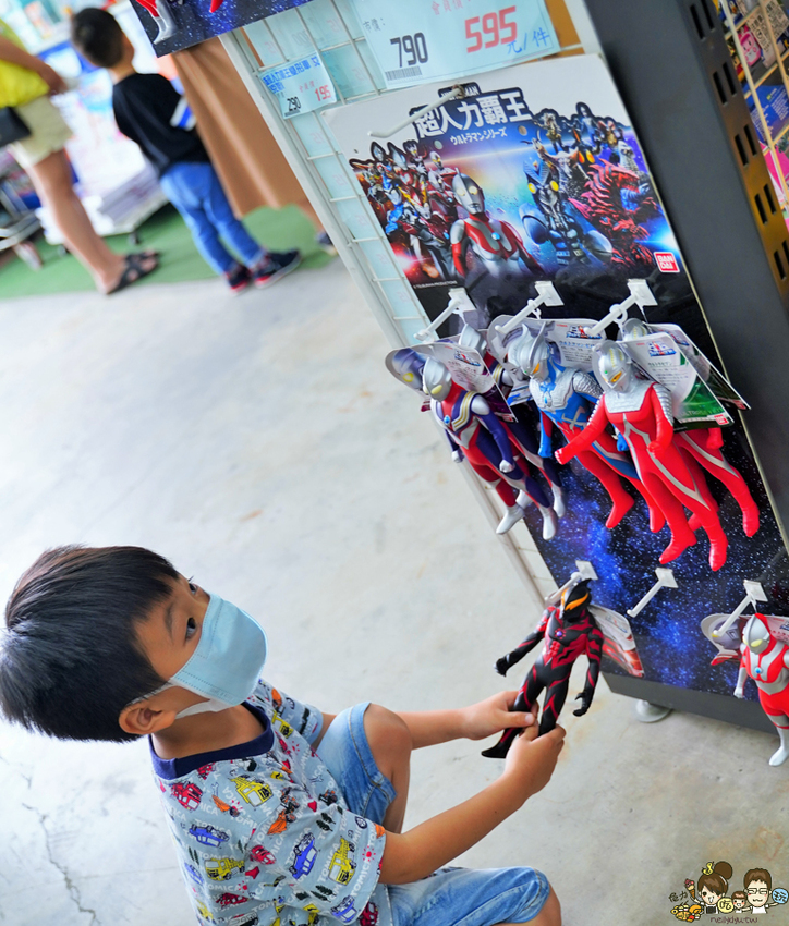 超過百坪最大廠的花鹿鹿玩具倉庫，上萬件商品、超過千樣免百元玩具生活雜貨 X 鹿港老街吃喝一把罩 - 跟著尼力吃喝玩樂＆親子生活