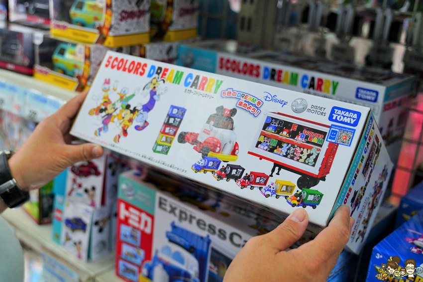 超過百坪最大廠的花鹿鹿玩具倉庫，上萬件商品、超過千樣免百元玩具生活雜貨 X 鹿港老街吃喝一把罩 - 跟著尼力吃喝玩樂＆親子生活