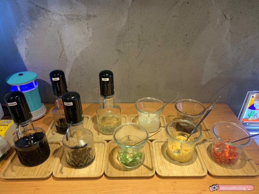 永和全新開幕火鍋！湯底每日現煮，超推！豪華又新鮮的海鮮＆肉盤～還有飲料、冰淇淋吃到飽～丹尼的吃喝玩樂～