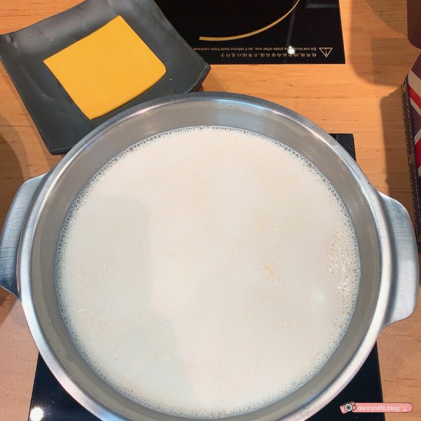 永和全新開幕火鍋！湯底每日現煮，超推！豪華又新鮮的海鮮＆肉盤～還有飲料、冰淇淋吃到飽～丹尼的吃喝玩樂～