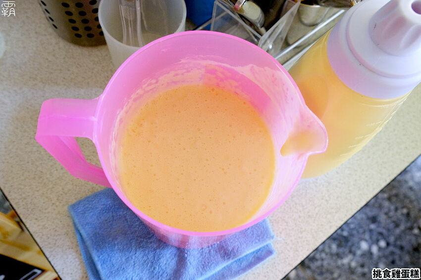 巨型雞蛋糕在這邊！挑食雞蛋糕蓬鬆軟綿有蜂蜜香，還有少見的提拉米蘇、藍莓乳酪口味！