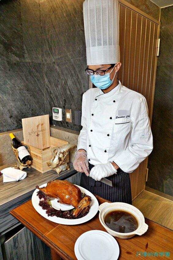 【忠孝復興】東方富御精緻料理-網評4.4星的豪華浮誇的精緻中菜,驚豔好吃、價格實惠,母親節全家宴請媽媽最適合!